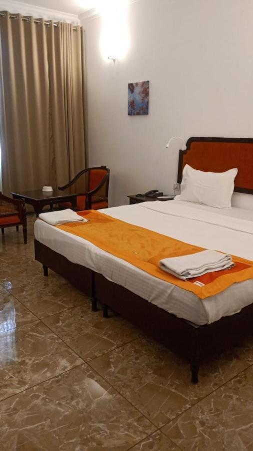 Ats Willingdon Hotel Kochi Exterior photo