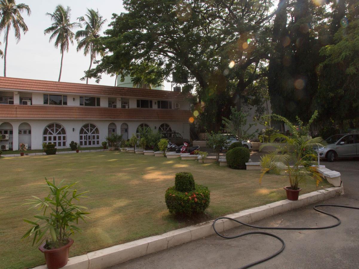Ats Willingdon Hotel Kochi Exterior photo