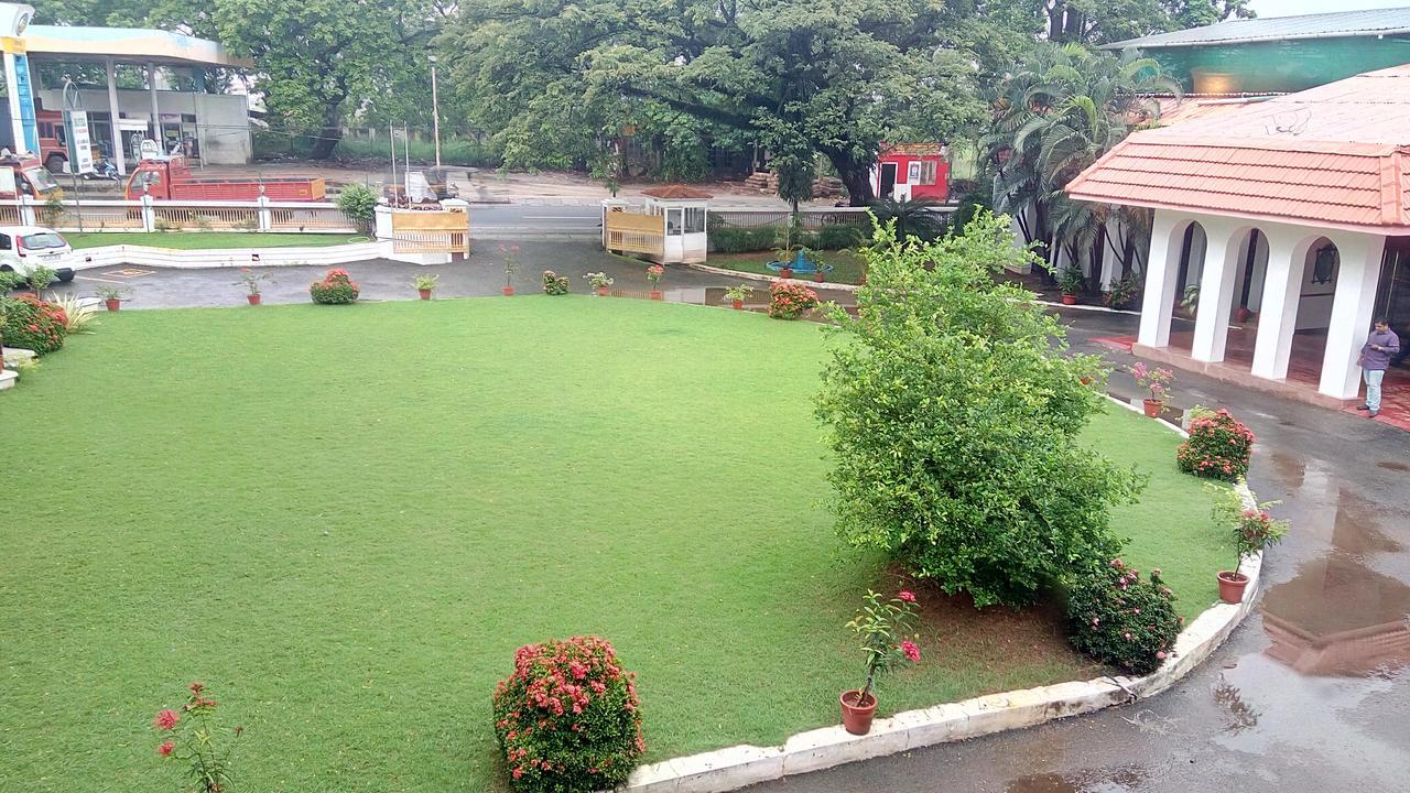 Ats Willingdon Hotel Kochi Exterior photo