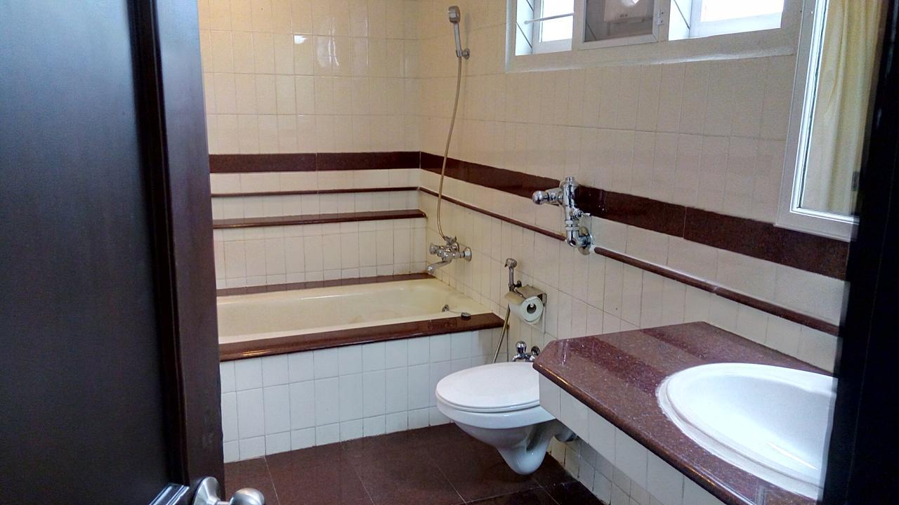 Ats Willingdon Hotel Kochi Exterior photo